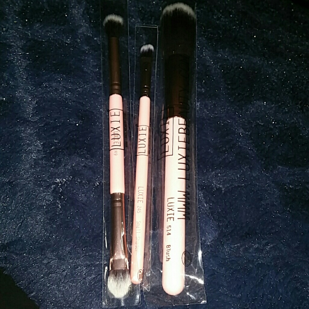 LUXIE makeup brushes